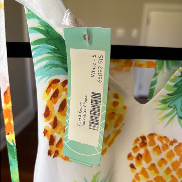 Finn and Grace- Tiki pineapple halter blouse - Picture 6 of 6